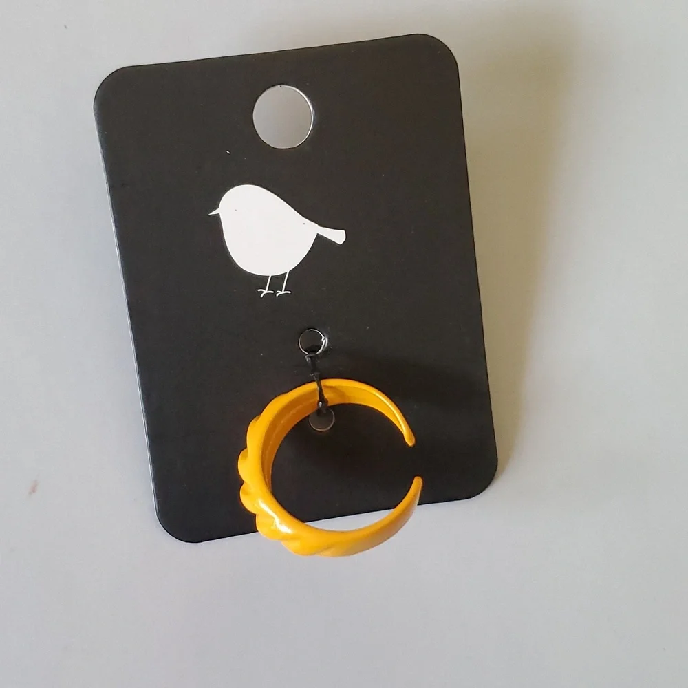 🎈3 FOR $10 RESIN RINGS - Picture 2 of 5